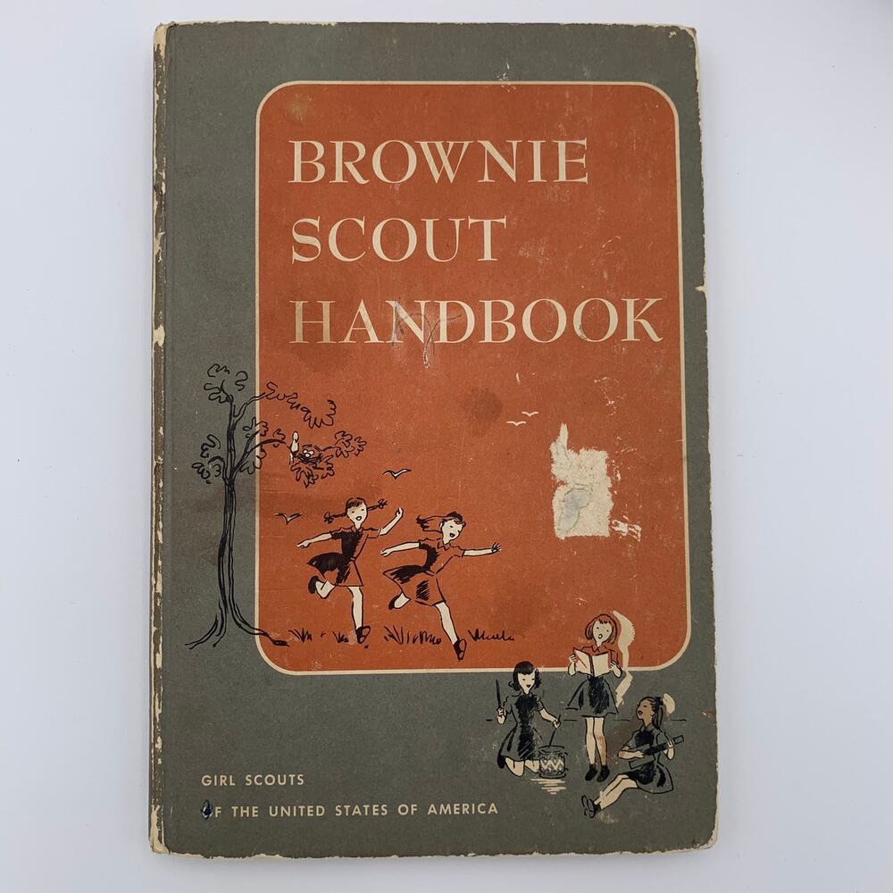 Girl Scouts Brownie Scout Handbook 14th Impression January 1958 Hardcover READ